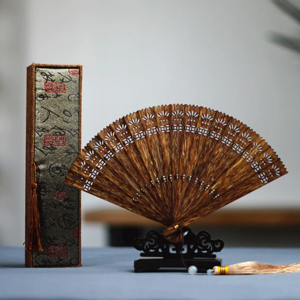 

HYS agarwood fan carving hollow agarwood handicraft ornament antique shooting props handheld solid wood fan