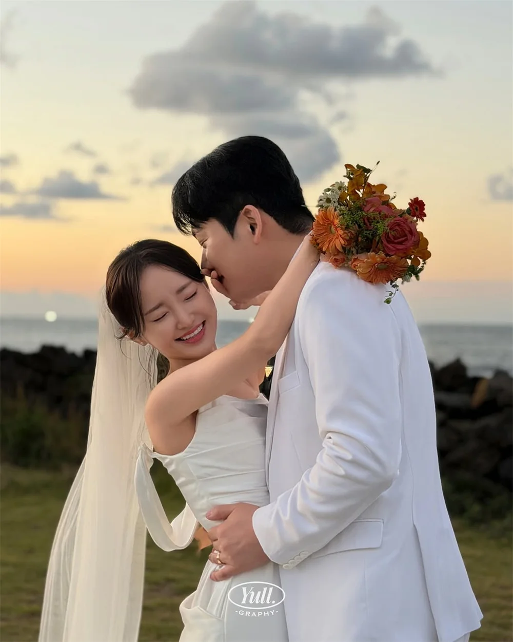 SPRAYING Elegante abito da sposa in raso avorio Corea Servizio fotografico O Collo Sirena Abiti da sposa lunghi Corsetto personalizzato nnegolare 2026