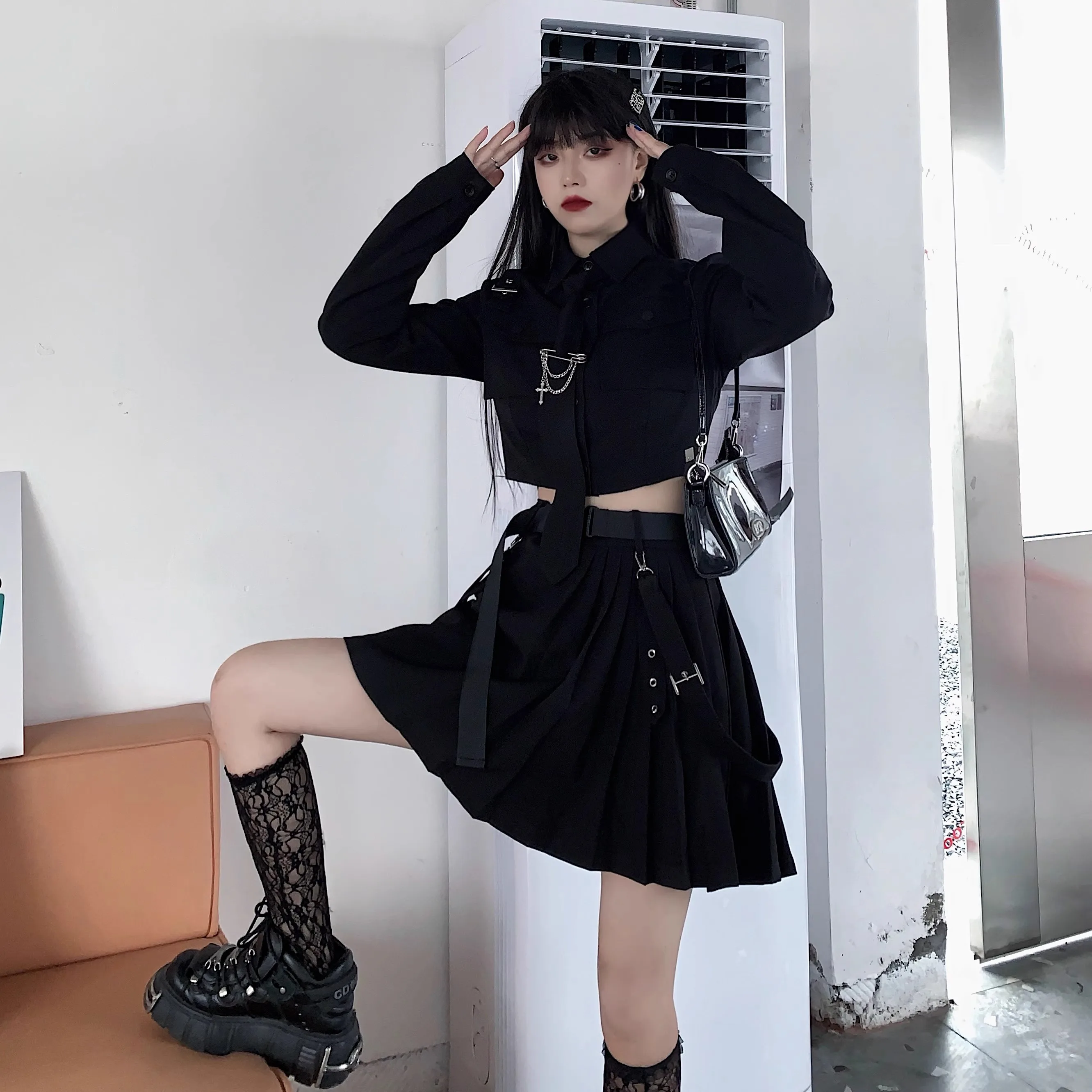 Harajuku Street Black Set di due pezzi camicia a catena in metallo Hip-hop Punk oversize + gonne a pieghe a vita alta primavera 2 pezzi donna