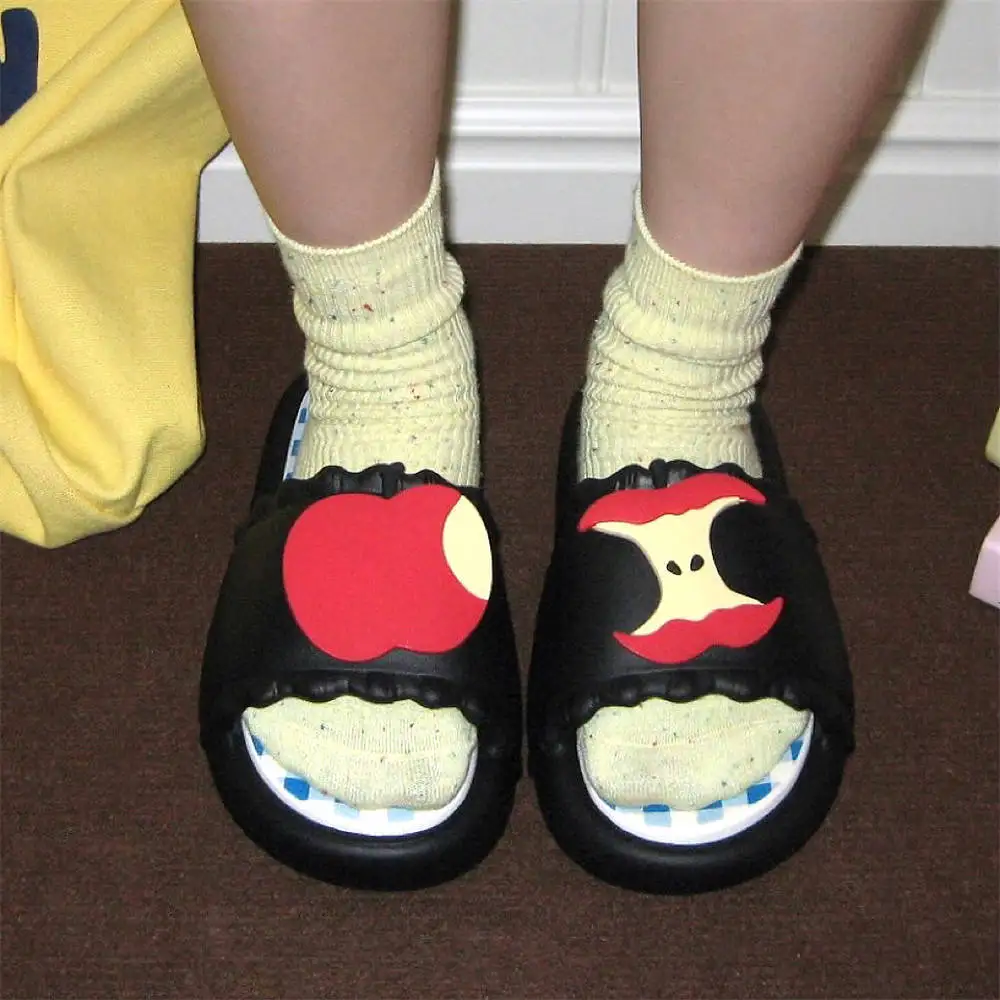 Mulher fruta mordida-maçã slides casa sapatos para mulheres verão único chinelo criativo presentes de aniversário novo inspirado maçãs chinelos