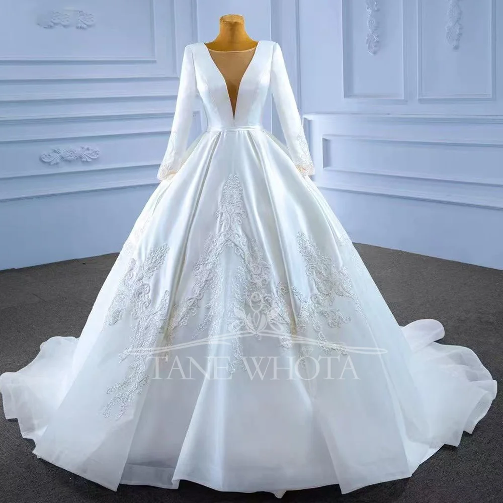 Customized Bridal Dress Wedding O-Neck Long Sleeves Button Embroidery Ball Gown