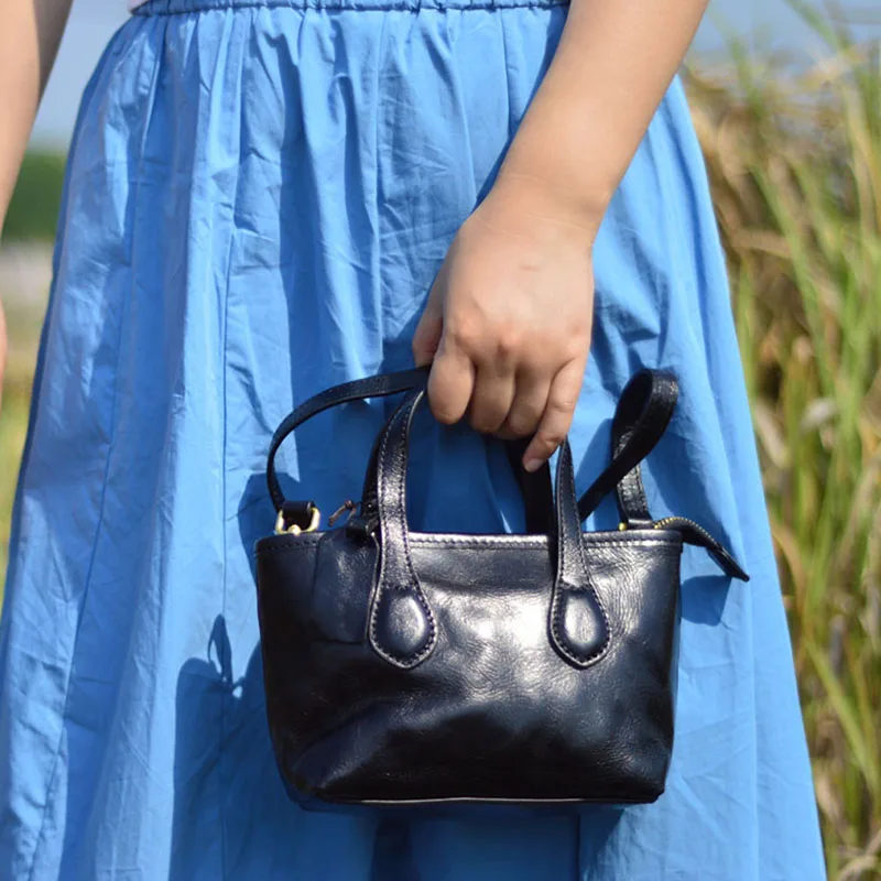 

AETOO Ретро корзина для овощей из воловьей кожи с верхним зерном, маленькая сумка, сумка-ведро, женская осенне-зимняя натуральная l