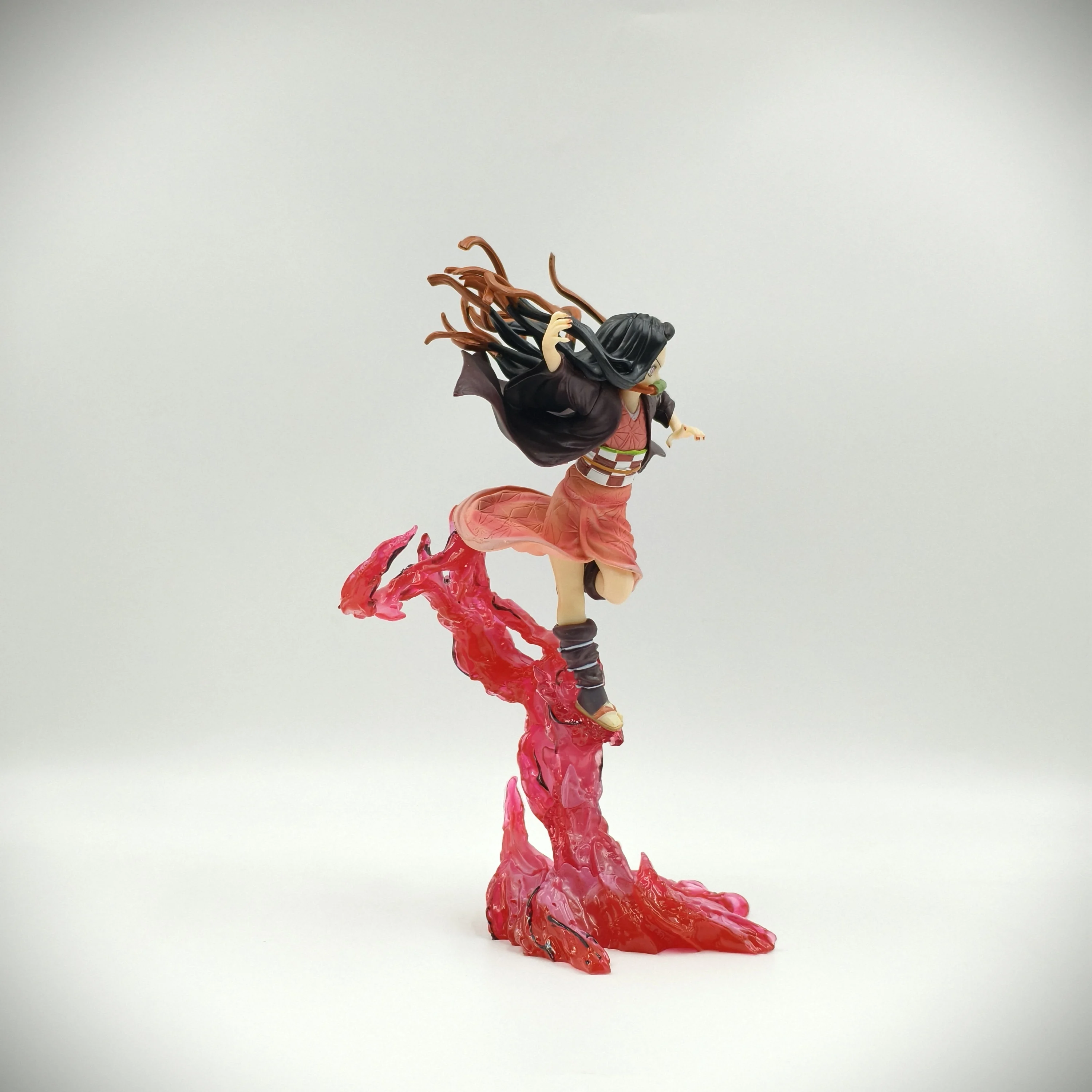 21cm 8.2인치 애니메이션 카마도 네즈코 액션 피규어 PVC 스태츄 데스크탑 장식품 컬렉션 스태츄 모델 장식 방 책상 장난감