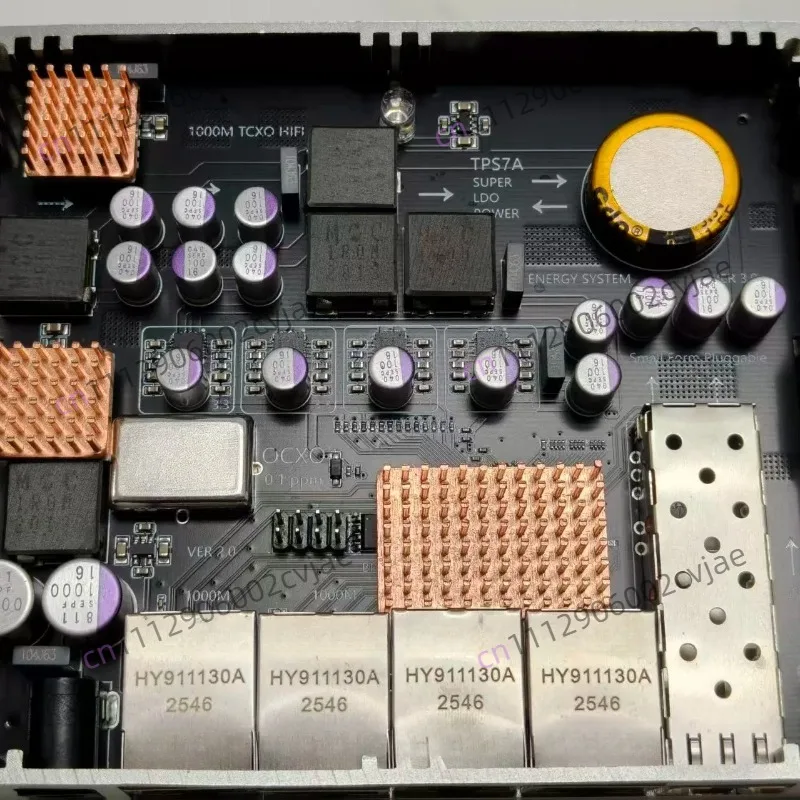 0.1ppm TCXO HIFI Switch with 4 Electrical Ports and 1 SFP Supporting Optical/electrical Modules 5V