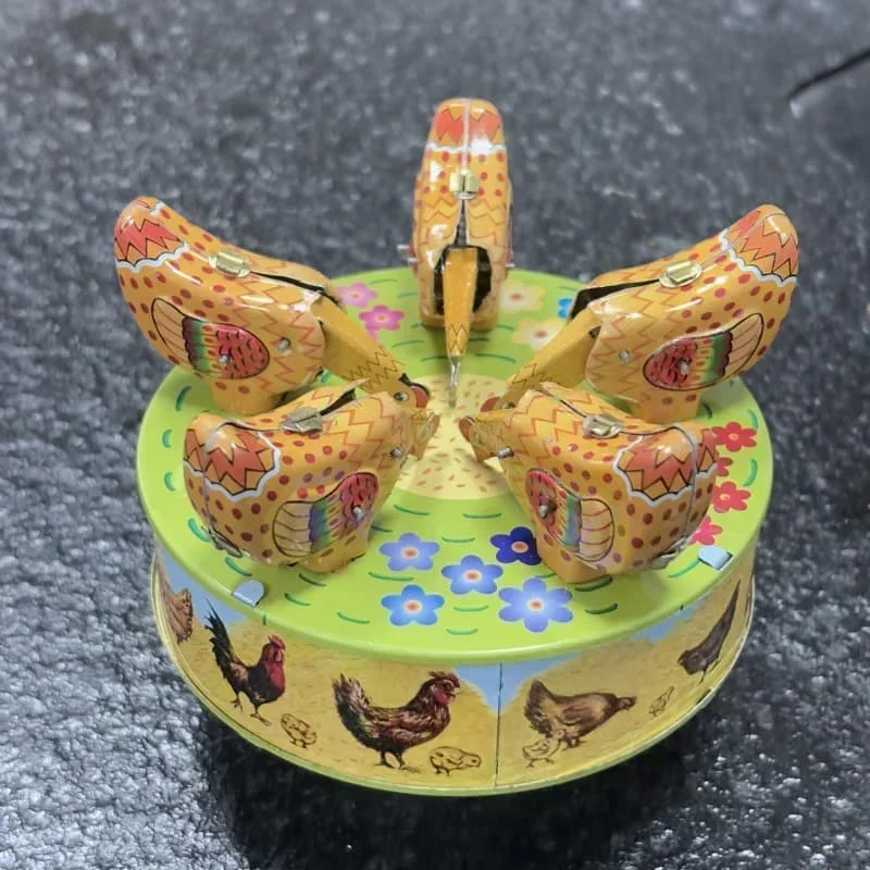 Collezione per adulti Retro Giocattolo a carica Barattolo di metallo Pollo alle noci di riso Meccanico a orologeria figure modello per bambini Miglior regalo