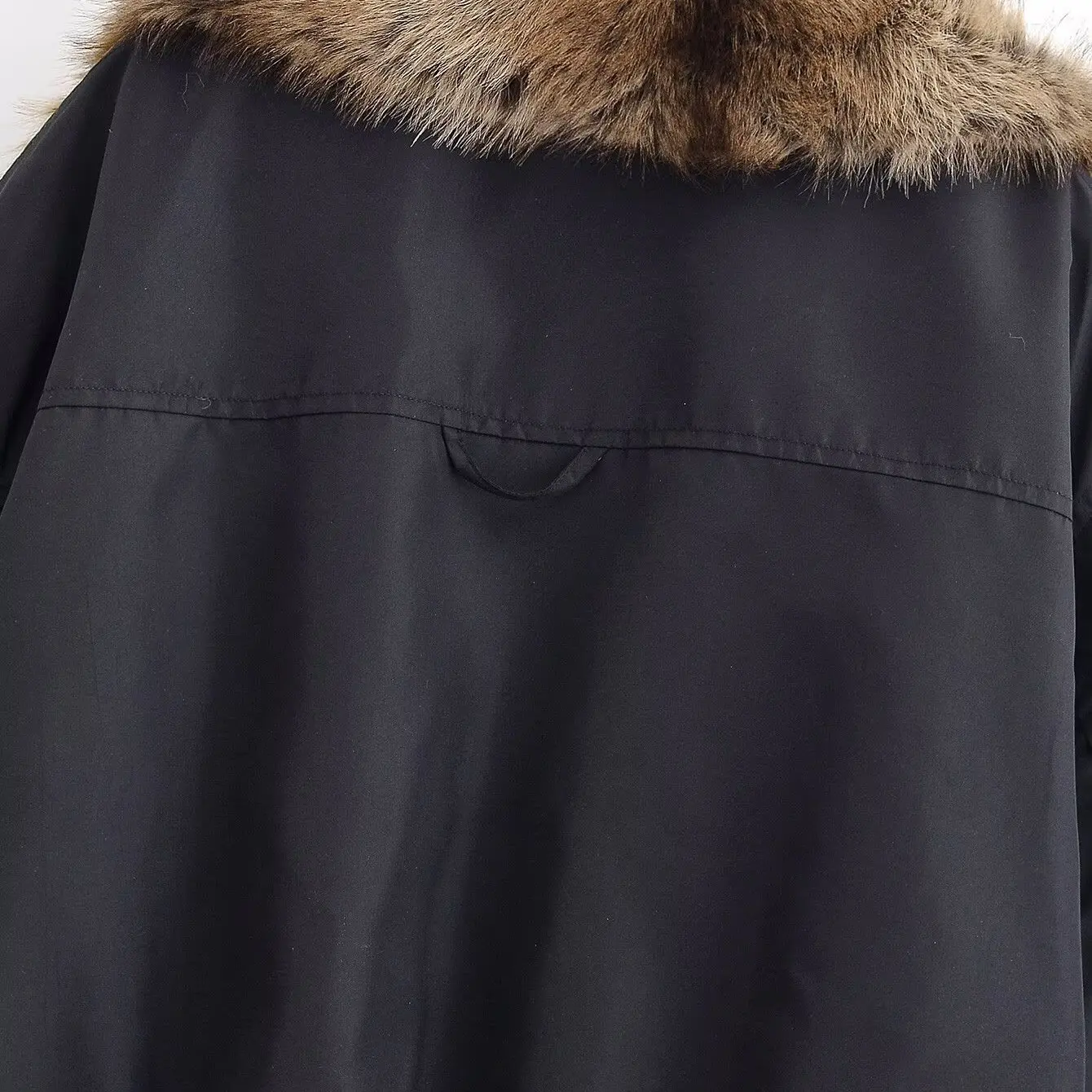 Luźny płaszcz damski z futrzanym kołnierzem, uniwersalna odzież wierzchnia, włókno poliestrowe, długi rękaw, zamek błyskawiczny, zimowy.