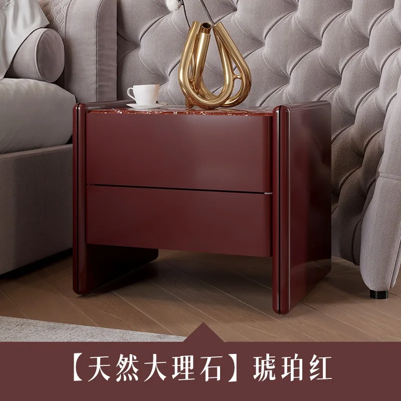 طاولة بجانب السرير مطلية إيطالية بسيطة من الخشب الصلب طاولة بجانب السرير لغرفة النوم الحديثة الراقية، مصممة على الصدر