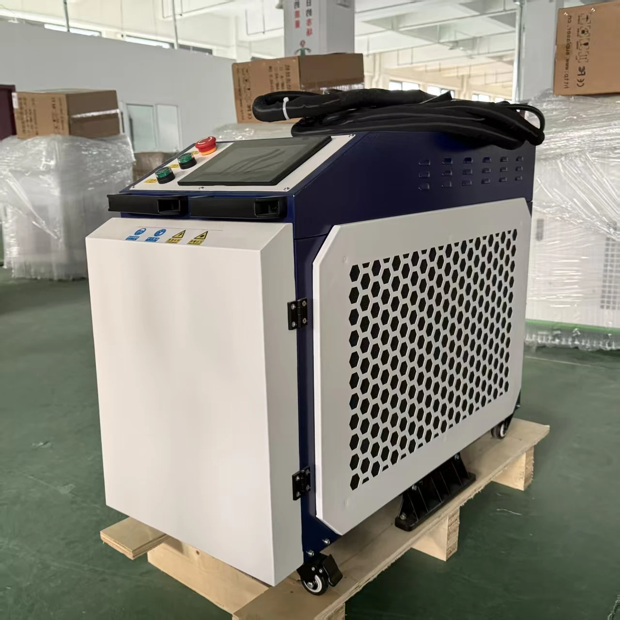 

Лазерная установка для удаления ржавчины 3000 Вт, оптоволоконный лазерный очиститель, производитель машин для удаления ржавчины