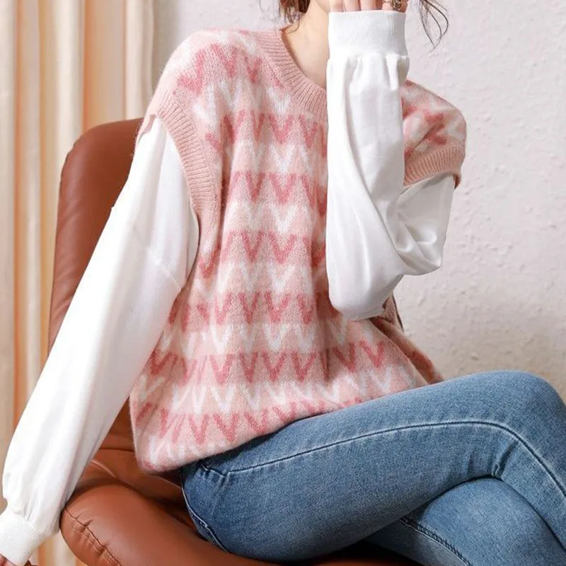 2022 Autumn Winter New Pattern Fake Two Piece Knitted Upper Outer Garment Women Zigzag Socket Round Neck Spliced Short Sweater