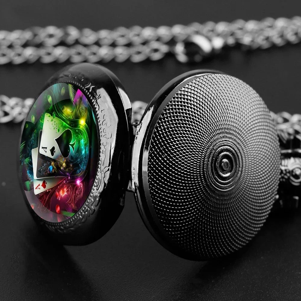 ساعة جيب كوارتز بتصميم بطاقة اللعب مع سلسلة قوية ومينا أرقام عربية للرجال والنساء هدايا رائعة