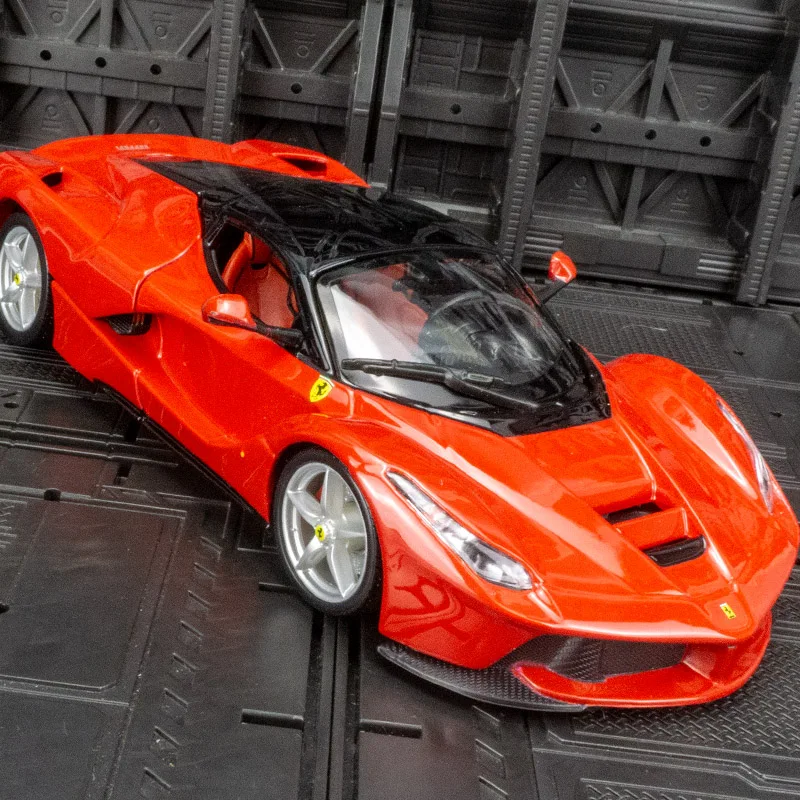 

Bburago 1:24 модель суперкара Ferrari из сплава, украшения для автомобиля, коллекционные передние колеса и руль Gift, можно turned in linkage