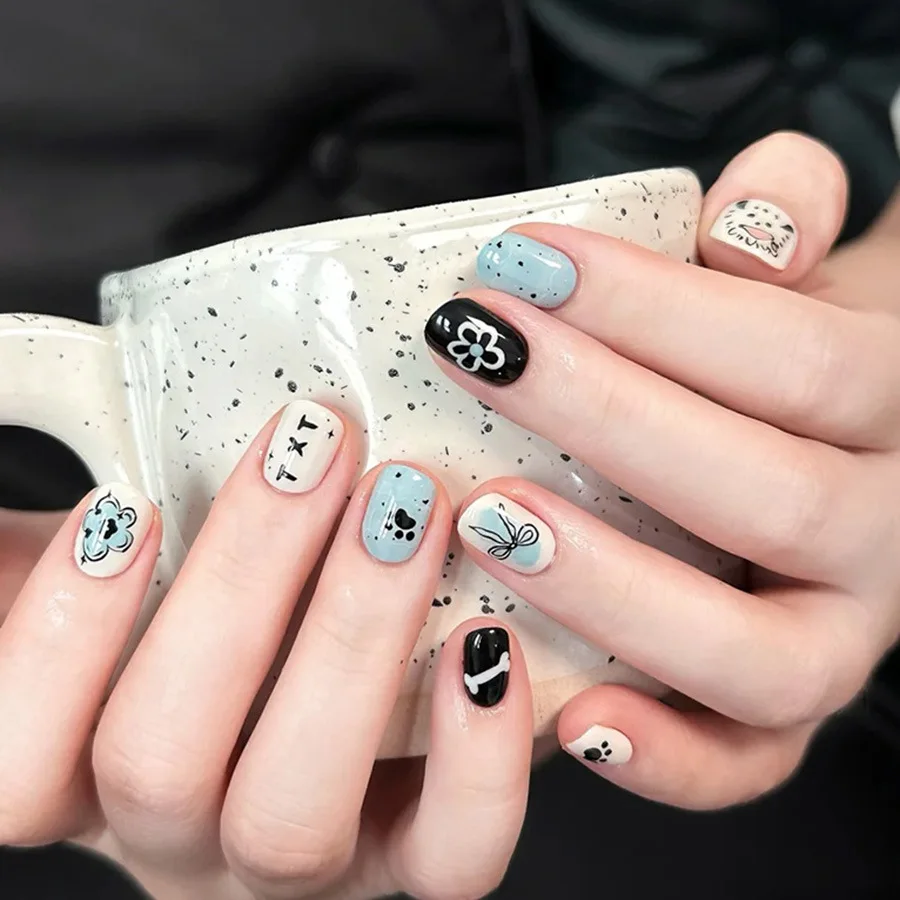 24pcs Short Round Nails Press On Cute Hand Drawn Doodle Push-button Nails Flower Bow Paw Print Glossy Fake False Nails For Women