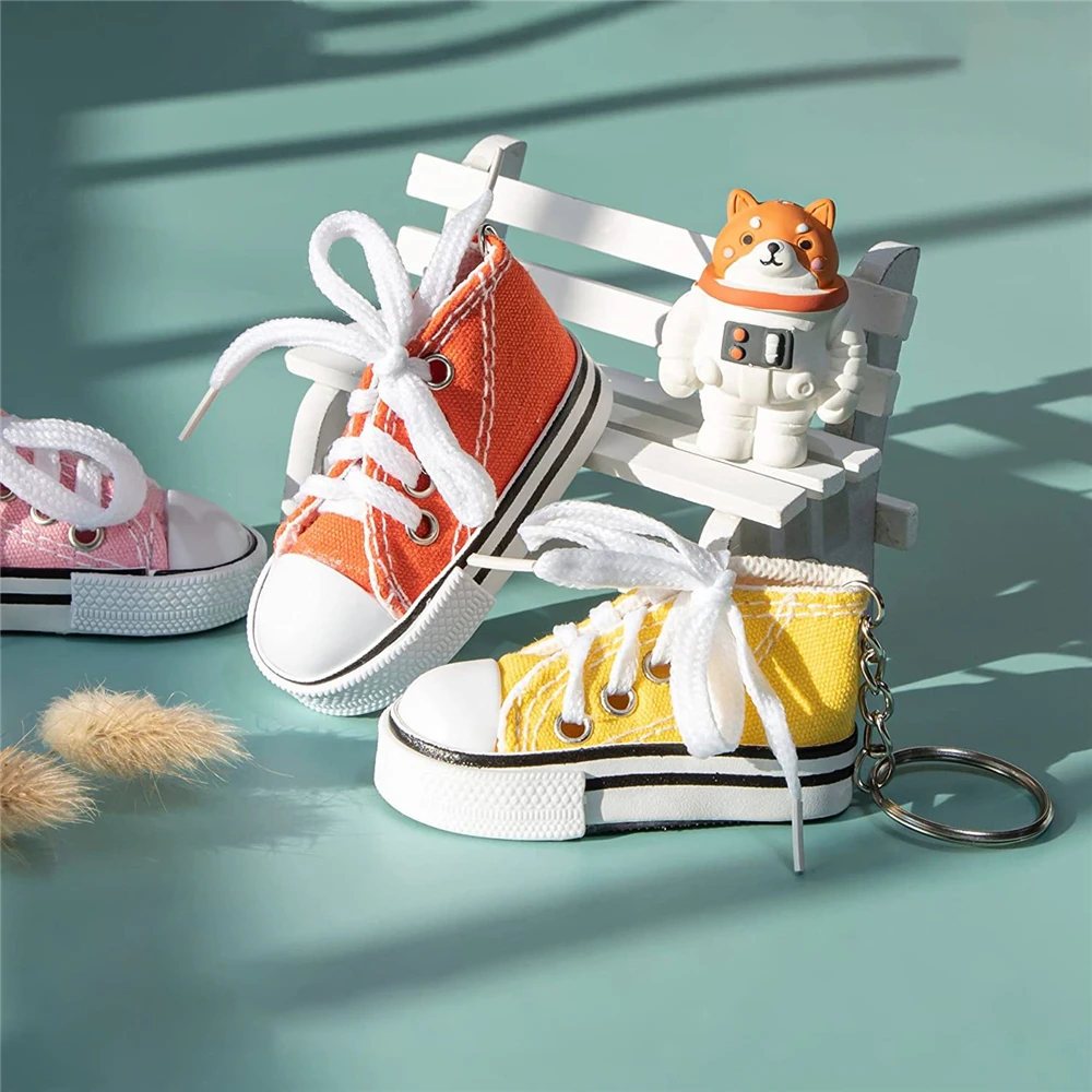 Mini Sneaker Keychain Creative 3D Canvas Tennis Shoe Pendant Keyrings Cute Sports Shoes Car Simulation Trinket Bag Key Holder