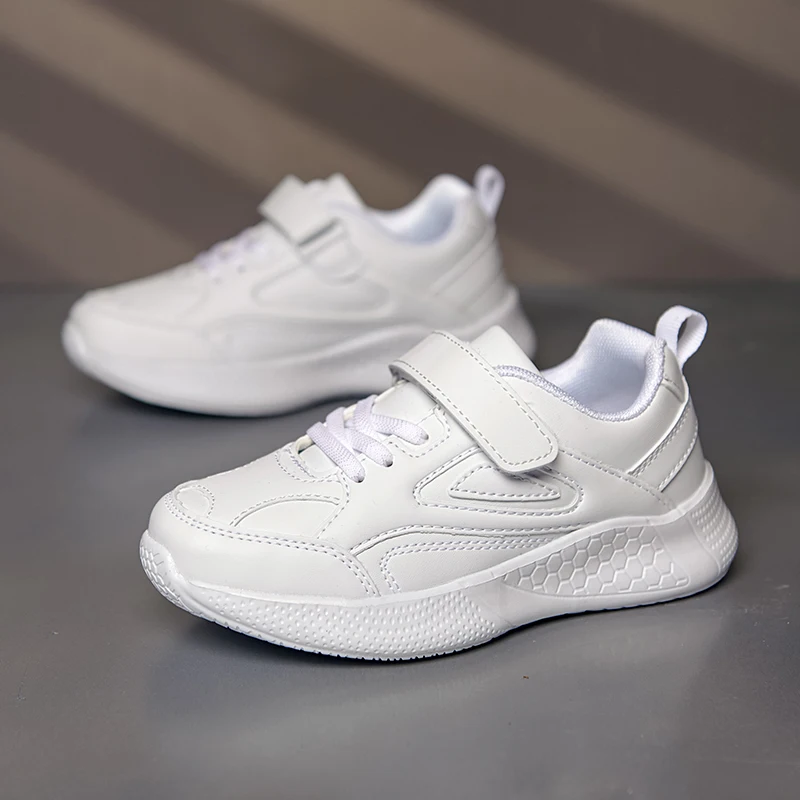 

Новые белые детские кожаные повседневные кроссовки для мальчиков и девочек, дышащие сетчатые кроссовки для бега на улице, для школы, прогулок, спорта, нескользящие