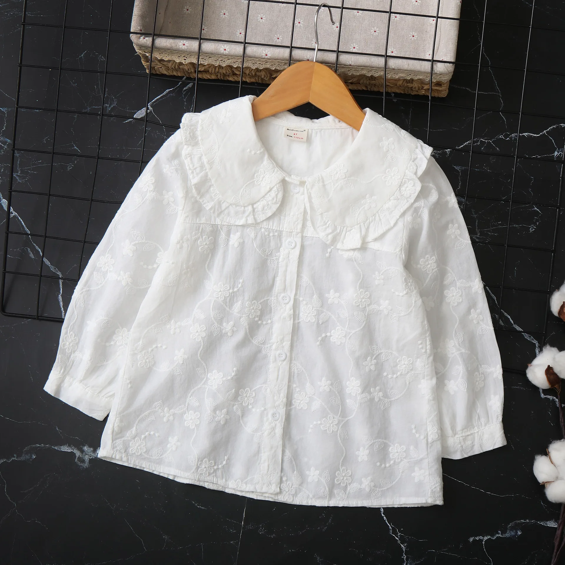 

White blouse for girls flower embroidered cotton long-sleeved doll shirt children clothing 2024 autumn new