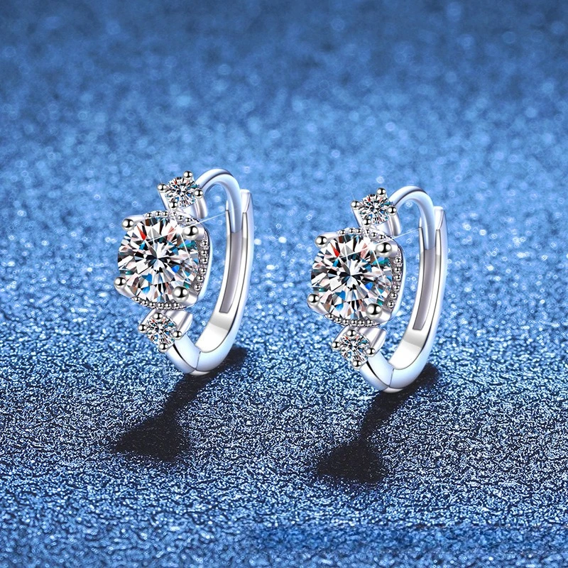 

Moissanite Platinum PT950 18K Gold Earrings with Japanese and Korean Minimalist and Niche Design Sense Moissanite Earrings