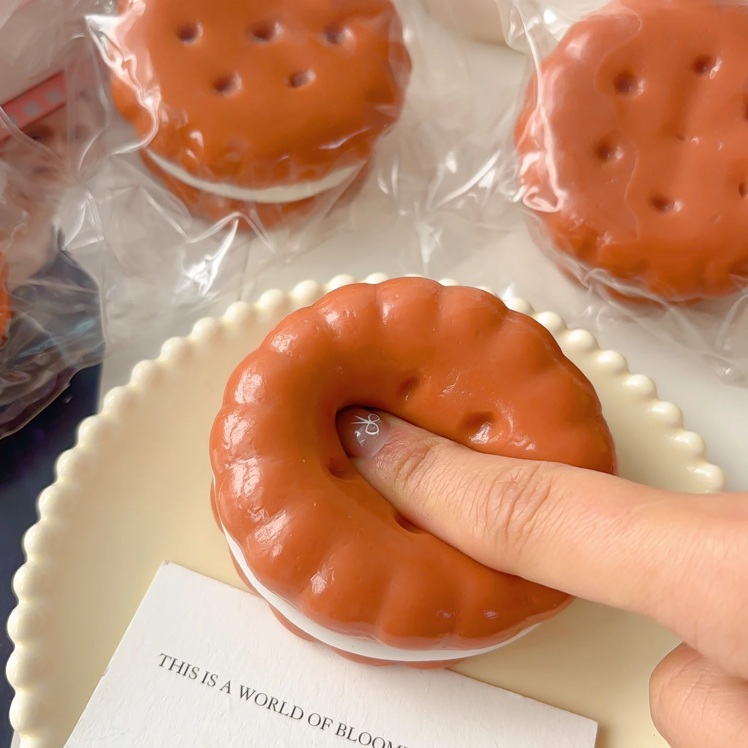 어린이 불안 완화 핀치 장난감 시뮬레이션 샌드위치 비스킷 실리카 젤 짜기 핀치 장난감 성인 Fidgety Comfort Props