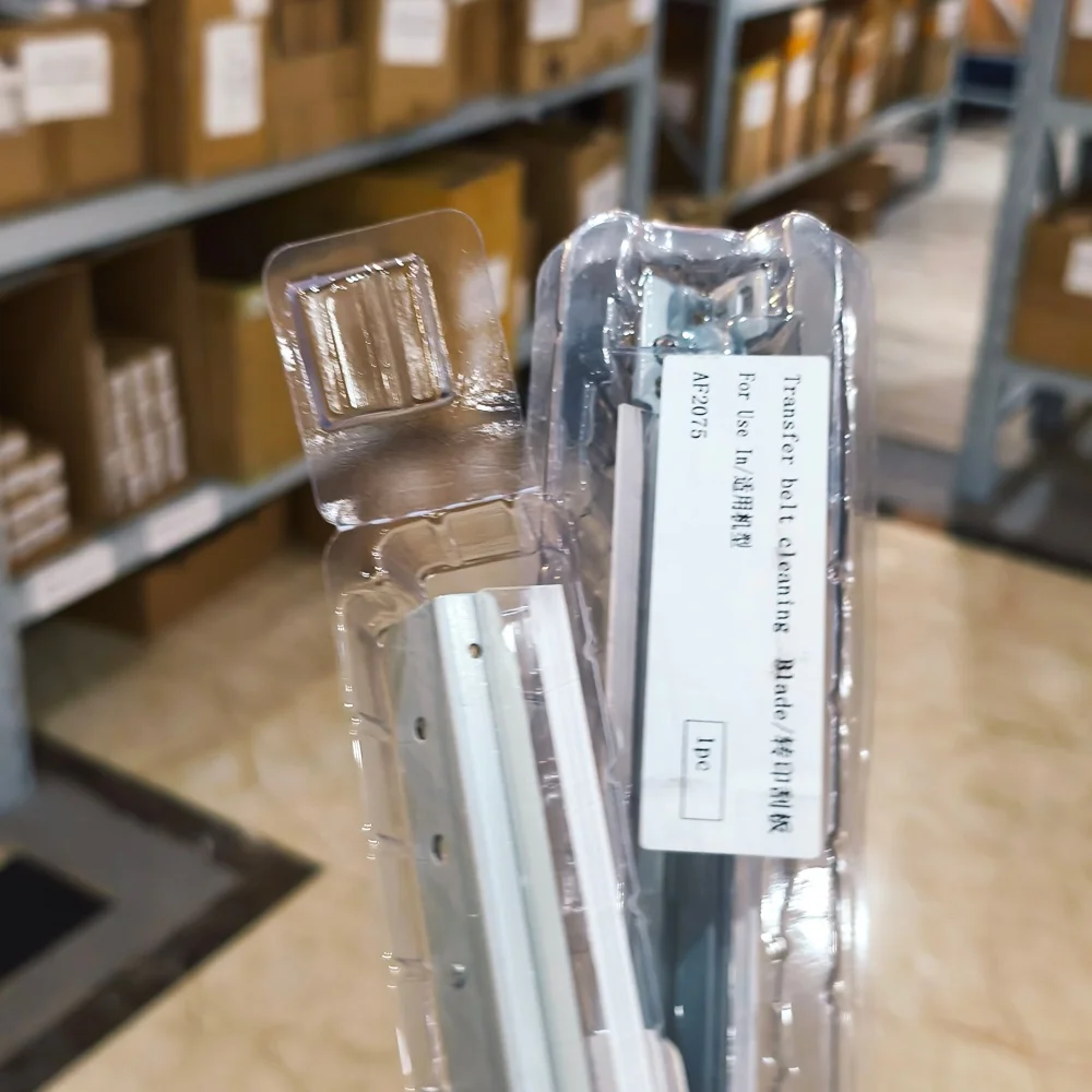 

AD04-1140 AD04-1126 Лезвие для чистки барабана OPC Лезвие ремня переноса для Ricoh Aficio 2060 2075 1075 2051 MP 7500 7502 8000 8001 9001