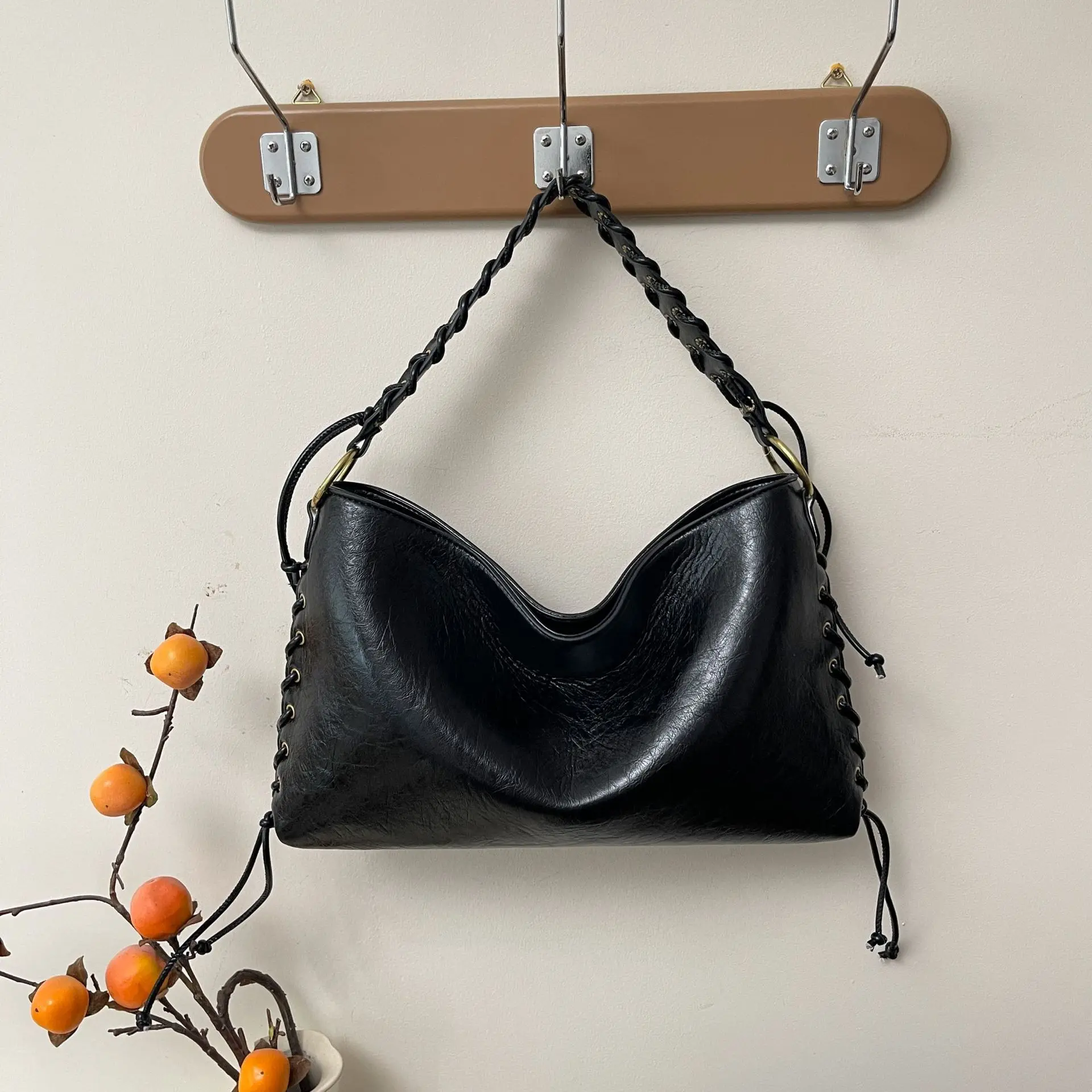 

2025 Новая модная большая вместительная сумка для женщин, многосторонняя сумка через плечо из натуральной кожи, винтажная шикарная рабочая сумка