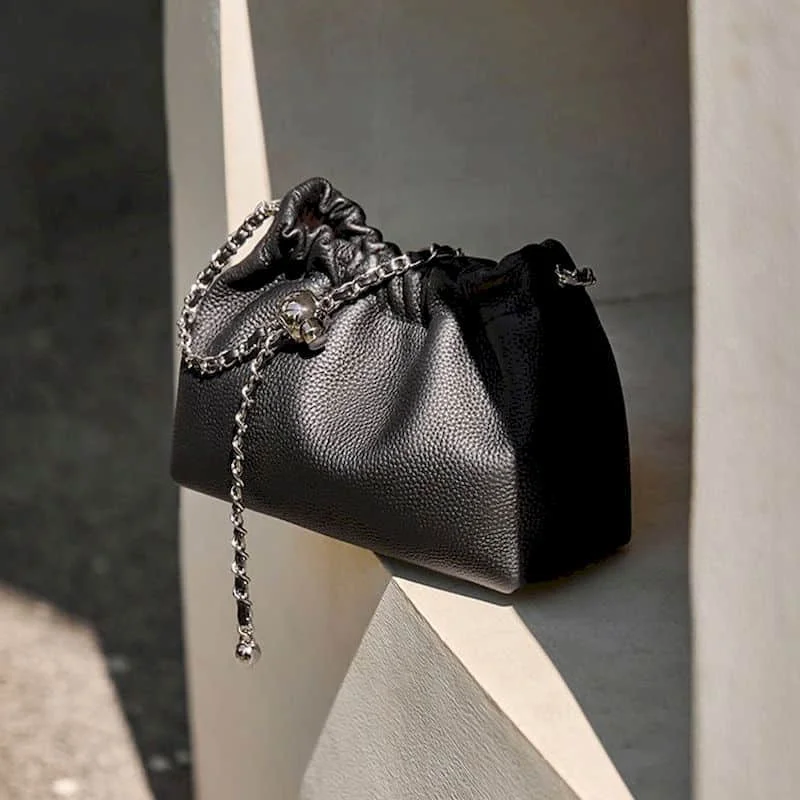 

Crossbody Bags for Women Solid Korean Style Versatile Niche Office Lady Chain Design Casual Luxury Cloud Bags Hot Selling Item