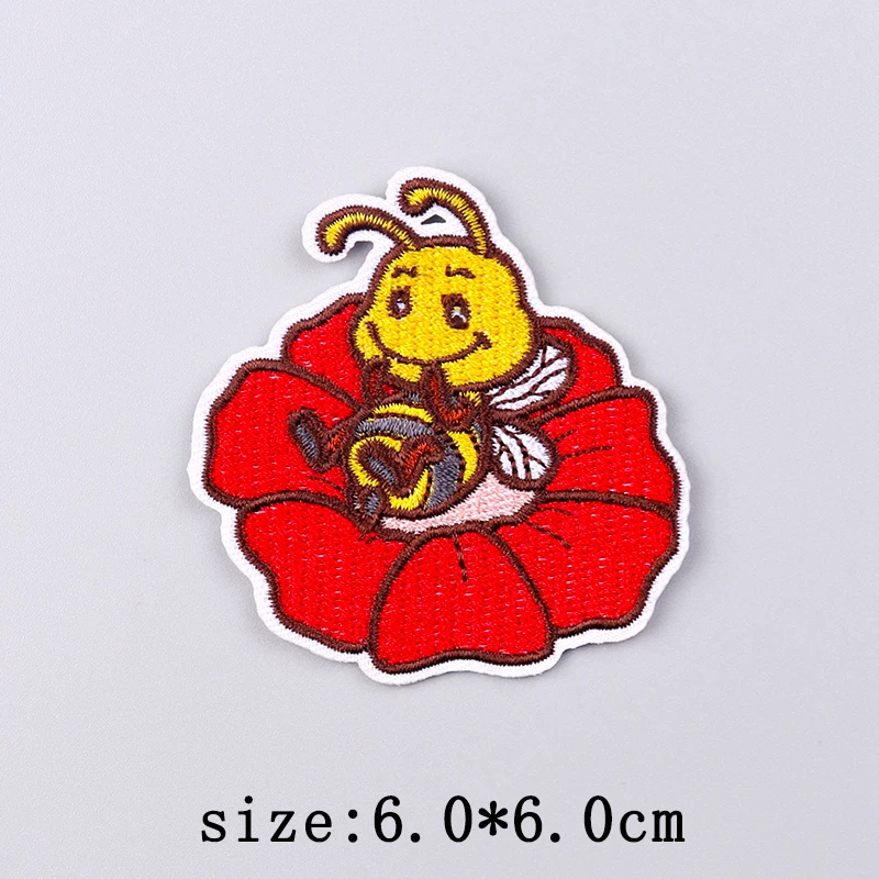 Bee Patch Iron On Embroidery Patches For Clothing Thermoadhesive Patches For Clothes Cartoon Animal Fusible Patch Stickers Decor