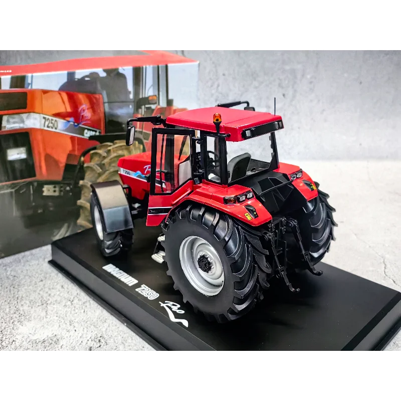 다이캐스트 1/32 스케일 MAGNUM 7250 PRO 1992 합금 트랙터 모델 수집용 장난감 선물 기념품 장식품