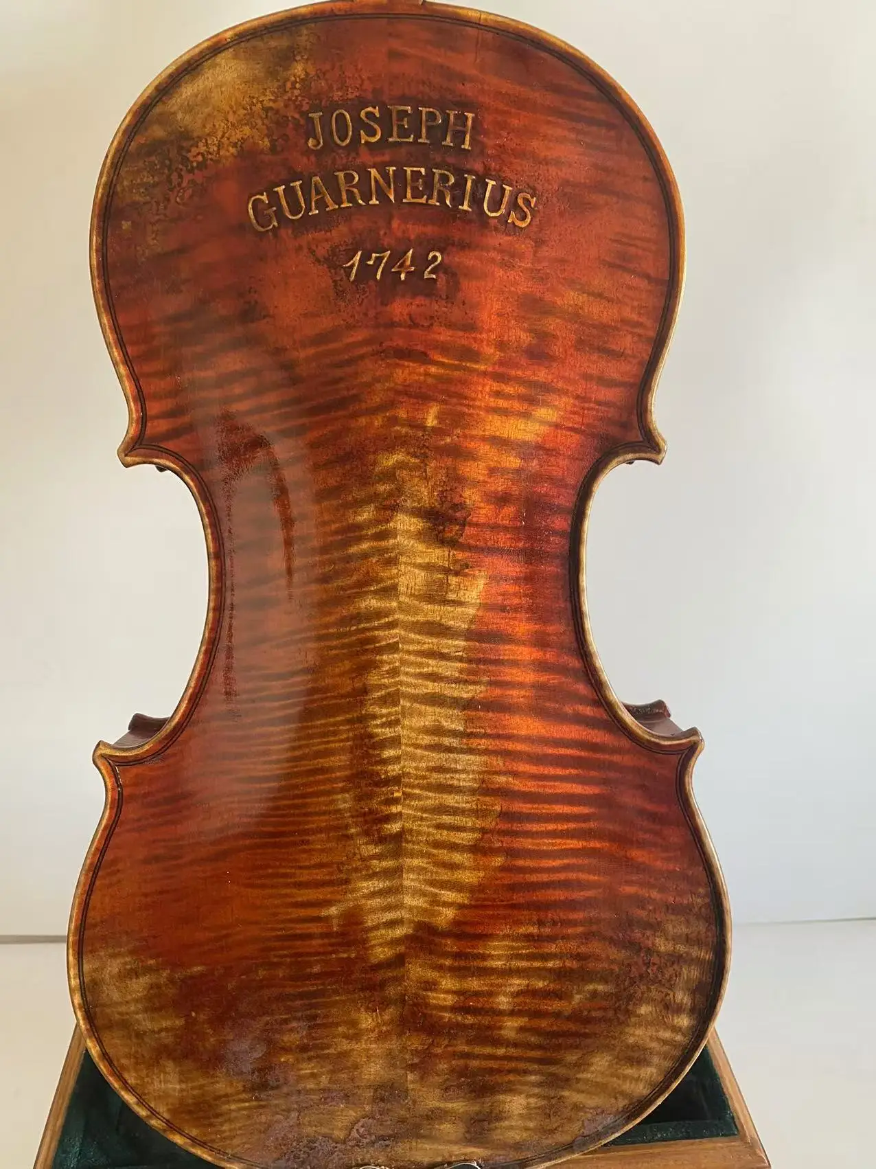 كمان مقاس 4/4 كمان منقوش على شكل نمر طبيعي مصنوع يدويًا من خشب القيقب طراز Guarneri 1742 كمان