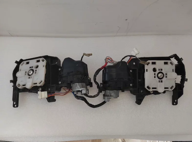 For Mitsubishi Pajero V93V97V87 Reverse Mirror Folding Motor Rear View Lens Adjustment Motor Electric Heating Dismantled Parts