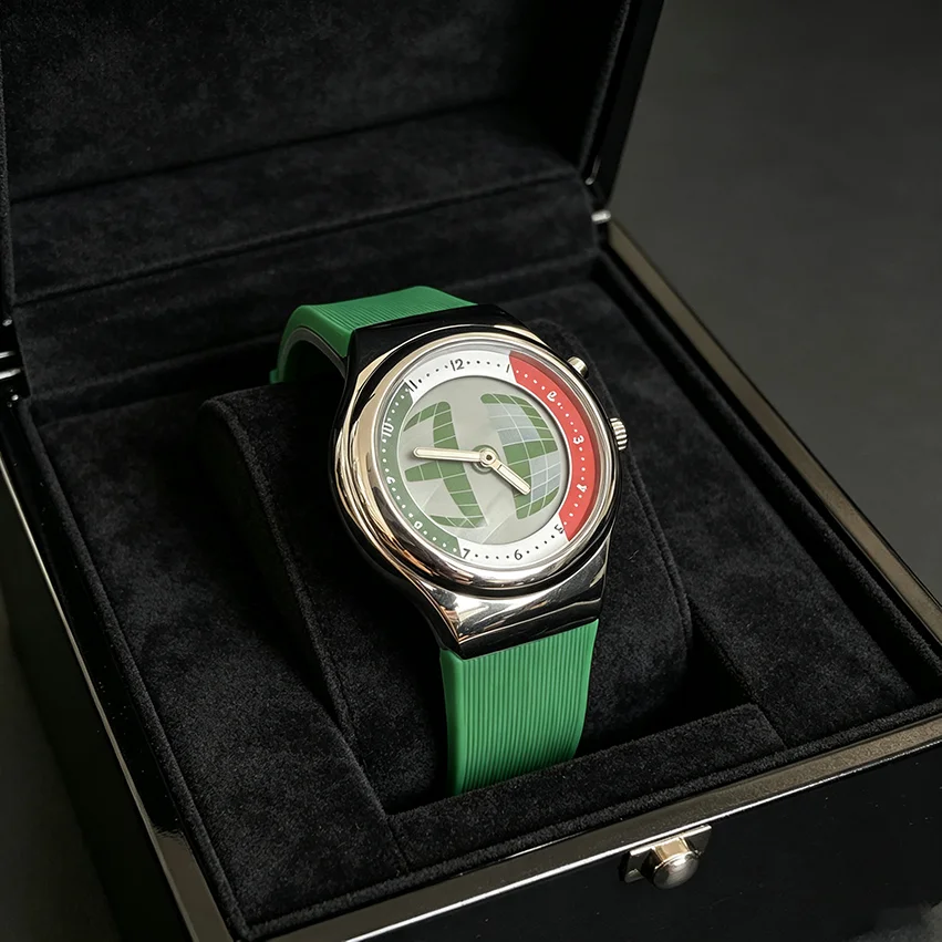 creative-quartz-wristwatch-with-flashing-animated-dial-silicone-strap-fashion-casual-watch-unique-new-gift-for-men-women