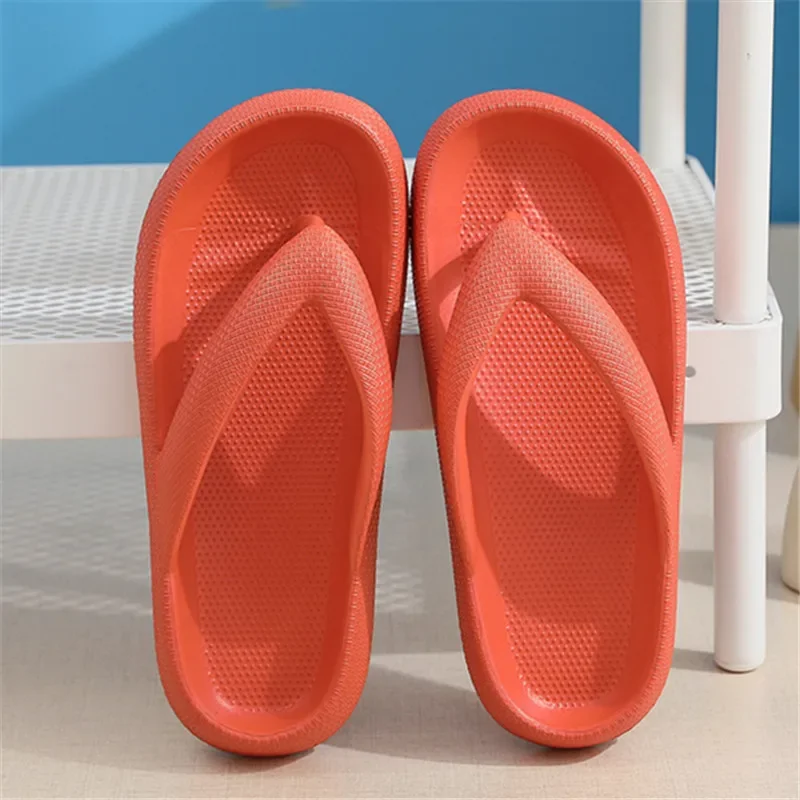 Chinelo Plataforma Antiderrapante Feminino 2026 Verão Sola Macia Nuvem Sandália de Praia com Dedo Separado Sola Grossa Calçado para Casal