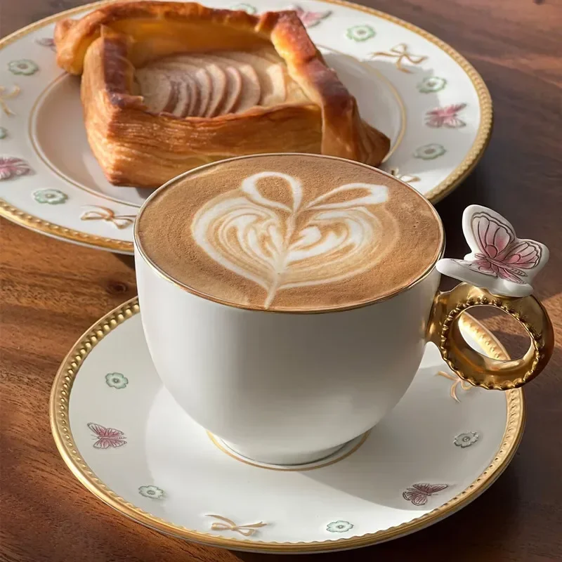 

European Creative White Bone China Relief Gilt Edged Coffee Cup Bow Snack Dim Sum Pan Set Teapot Cup Dish Gift tazas de café