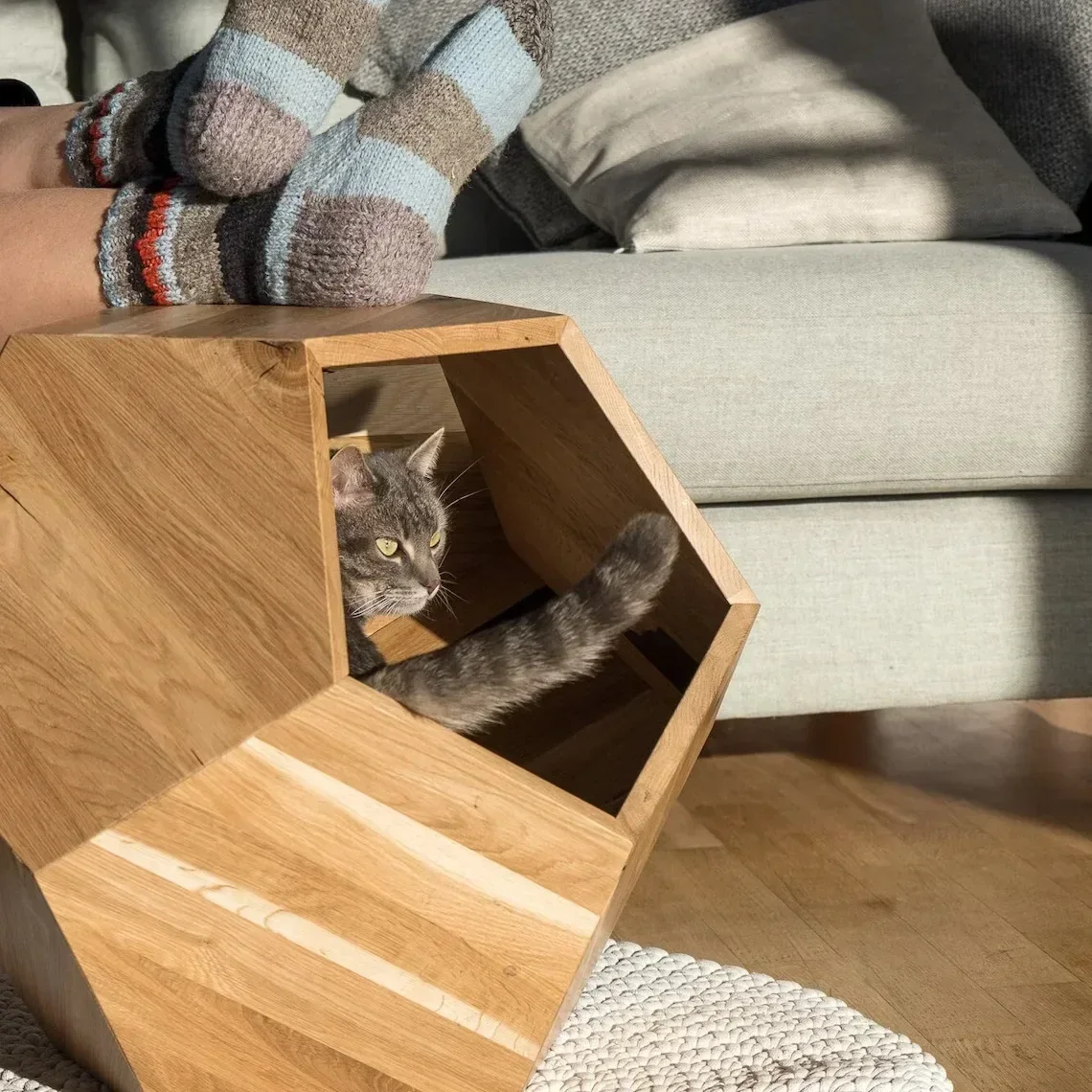 Modern Natural Solid Wood Cat Bed Cave Multipurpose Pet Furniture With Oak Side Finish