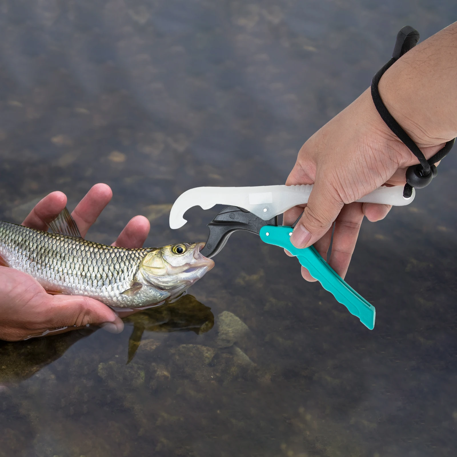 

Portable Fish Gripper Floating Foldable Grabber H Strap Anti lost Fishing Tool ABS Plastic Lightweight Durable Plier Easy Use