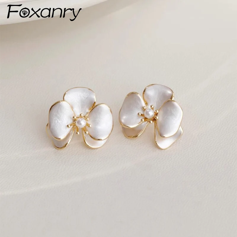 Foxanry-pendientes de tuerca geométricos para mujer y niña, flor de perla, moda elegante, dulce, exquisito, romántico, boda, novia, regalos de joyería