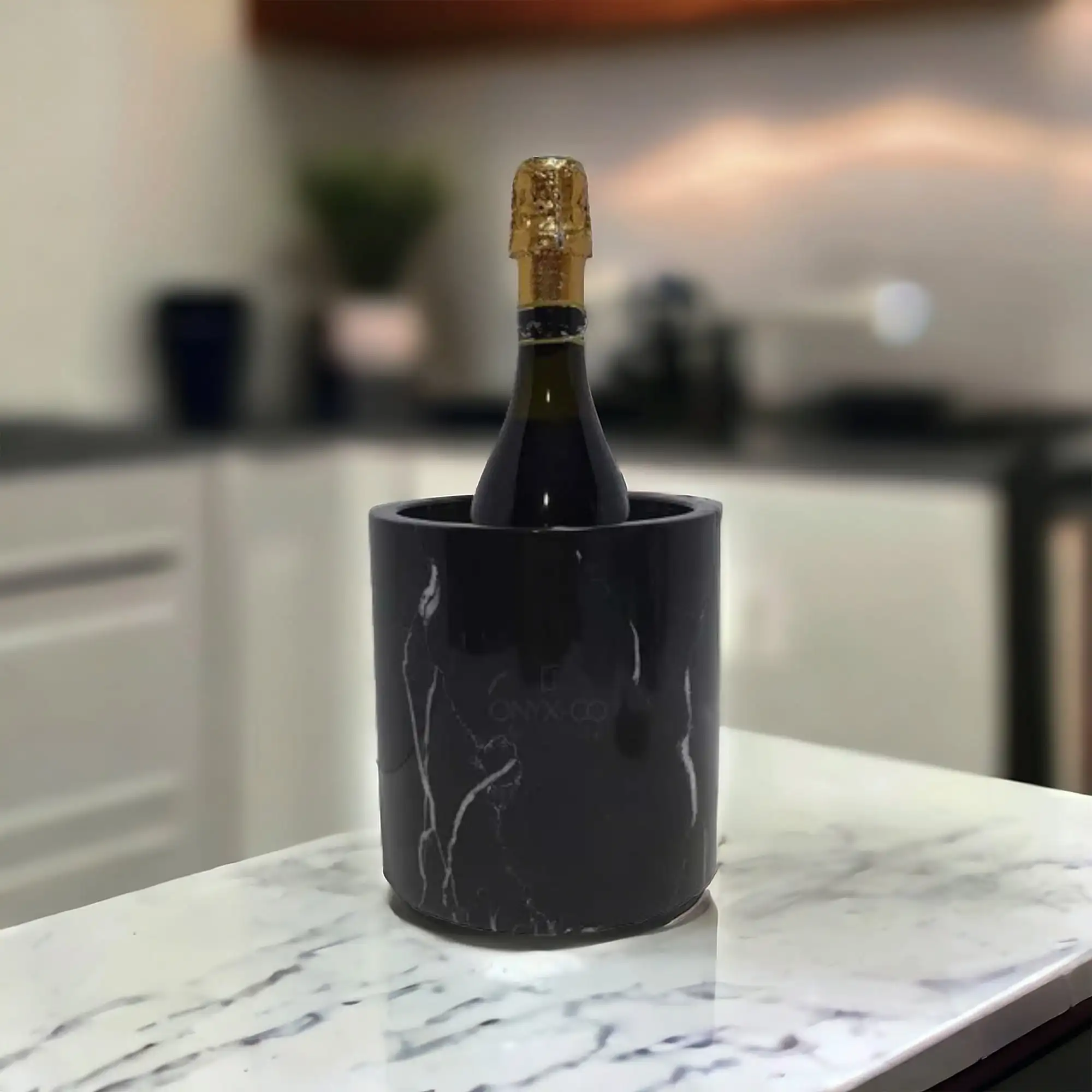 Refroidisseur de vin en marbre élégant et minimaliste pour refroidir les boissons