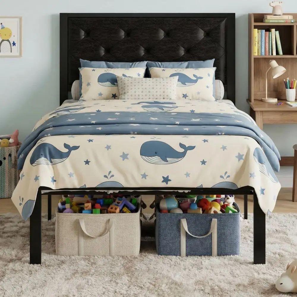 

Металлическая кровать-платформа CERLIN Twin Size с изголовьем из искусственной кожи с пуговицами, основание для матраса с высотой 12,4 дюйма над полом.