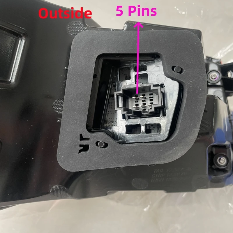 For Skoda Superb 2019 2020 2021 2022 2023 Rear Taillight Assembly Housing Brake Light Reversing Lamp Assembly