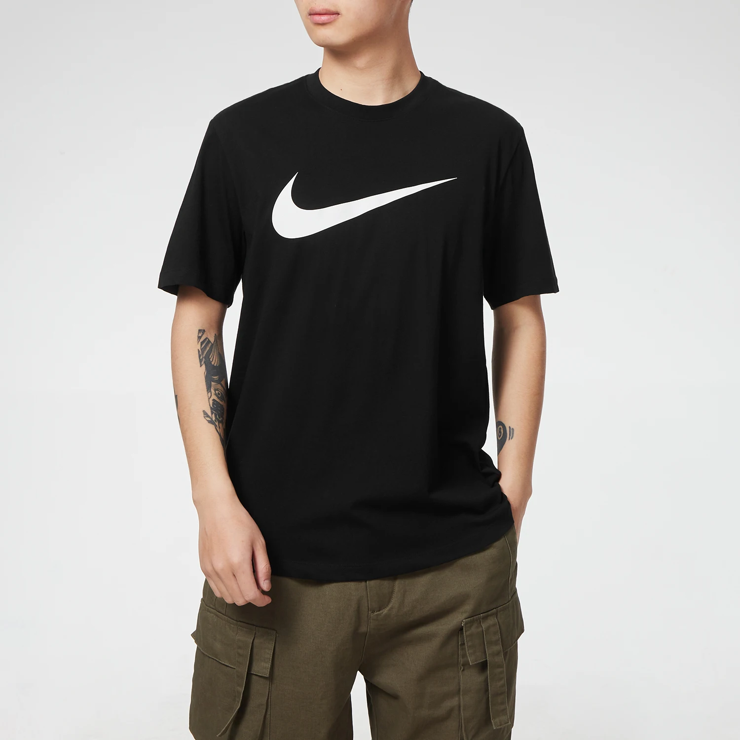 Camisetas Masculinas de Manga Curta Nike para Treinamento Fitness, Roupas Esportivas Respiráveis e Confortáveis, Camiseta Clássica com Logo Grande