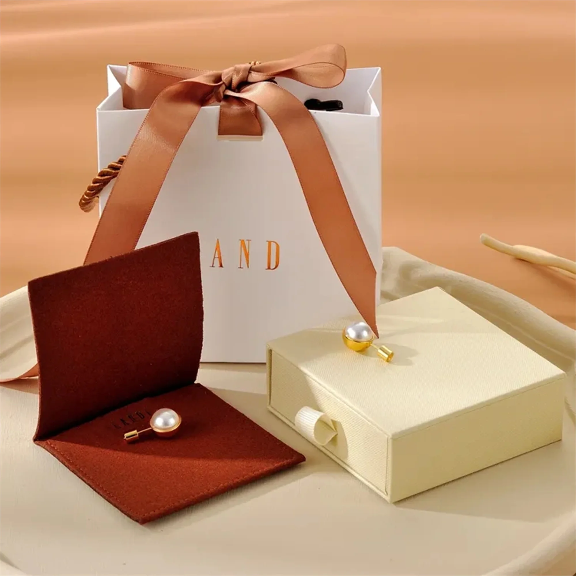 

Factory Professional Custom Logo Unique Packaging Pouches Suede Jewellery Bag Micro Fiber Jewelry Pouch Jewelry Gift Box