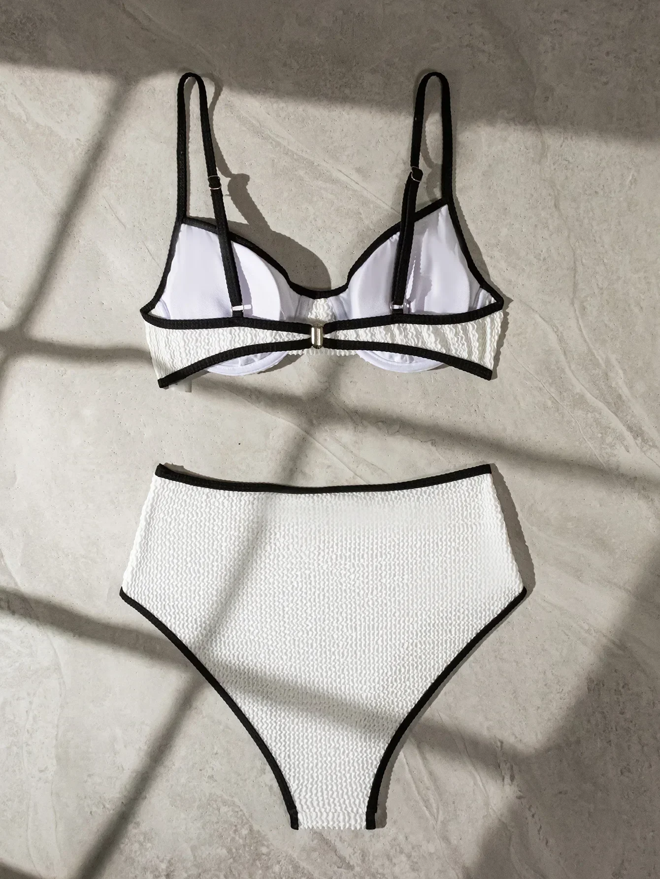 Traje de baño de contraste blanco y negro para mujer, Bikini Push Up con aros de cintura alta, conjunto de 2 piezas, traje de baño sin espalda con tirantes