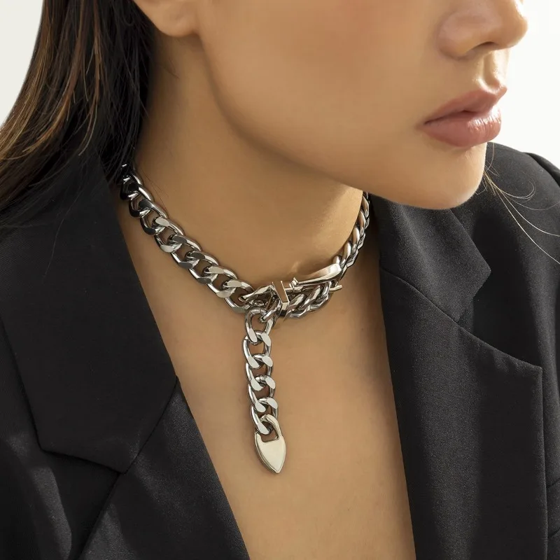 1pcs Women' Necklace With Thick Chain Clear Striped Path Trendy And Sexy Cool Necklace West Coast Style Thick Necklace