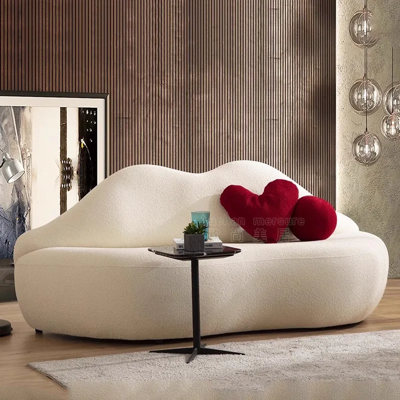 أريكة شفة حمراء على شكل فني خاص