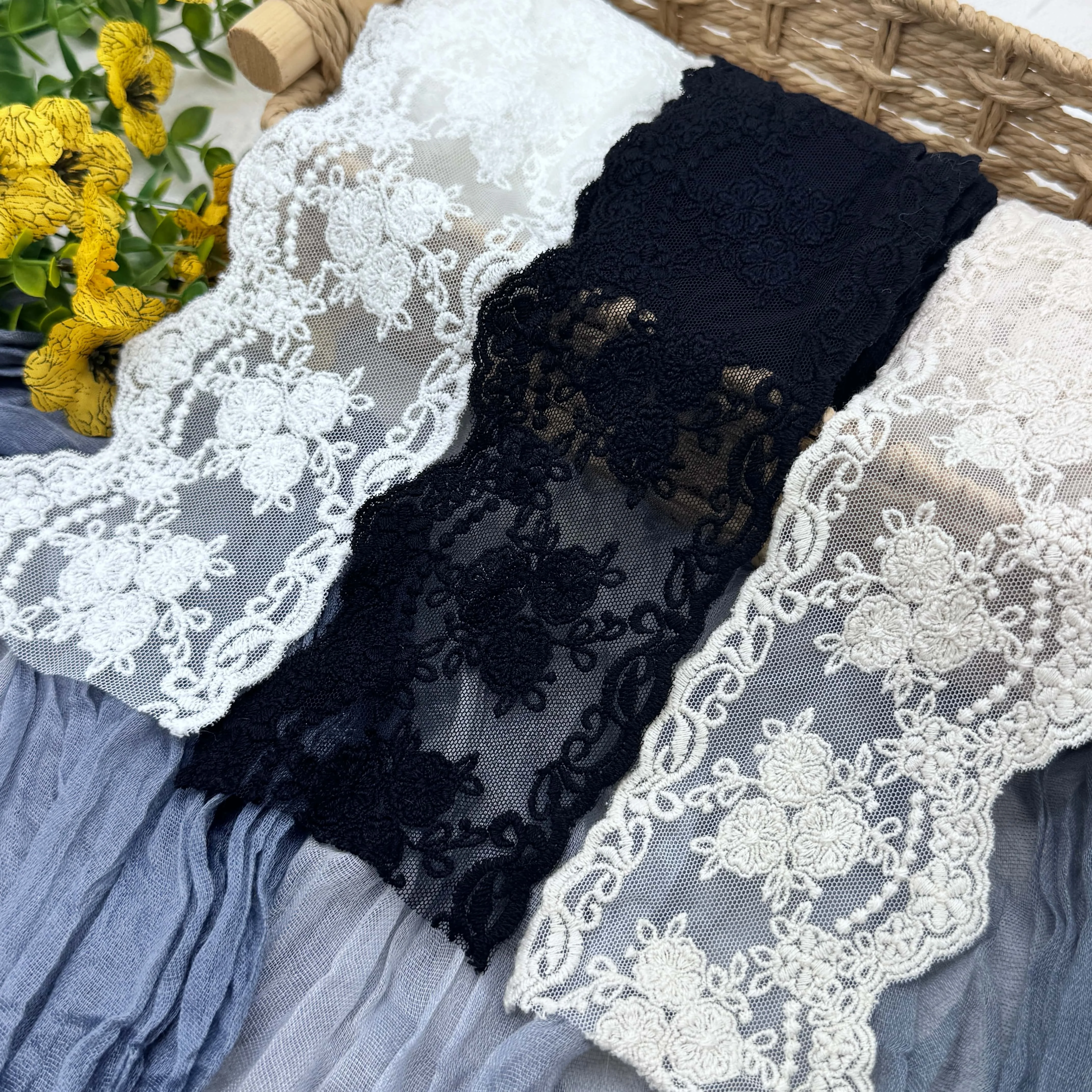 Vintage Floral Lace Trim 8.5cm Wide 1/5 Yards Embroidered Mesh Ribbon for Wedding Dress Costume Sewing Home Decor DIY
