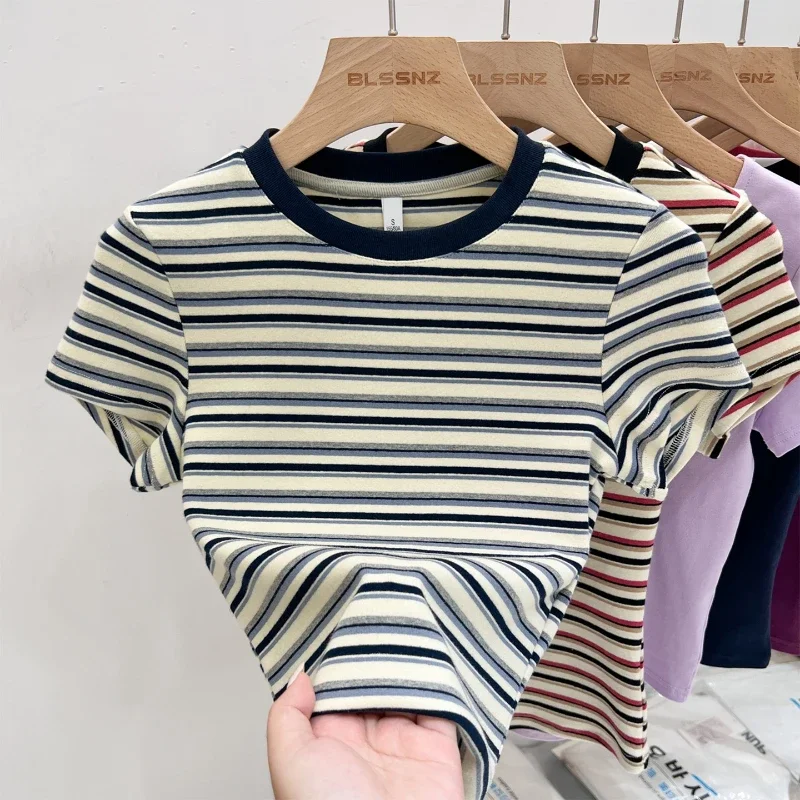 AOSSVIAO 2026 Slim Fit Kurzarm-T-Shirt für Damen – Modisches koreanisches O-Neck-Oberteil mit Farbblock- und Streifenmuster – Sommerliches sexy Top