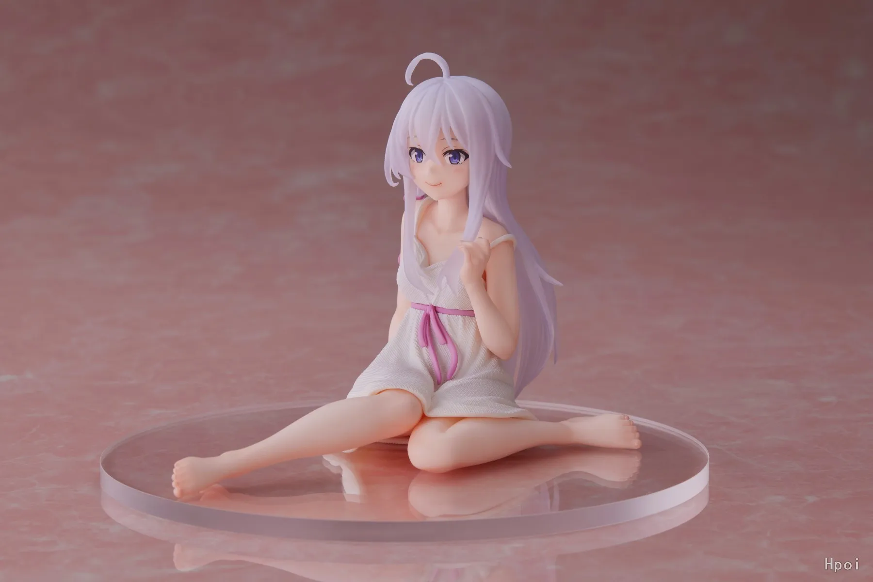9CM Anime Majo Keine Tabitabi Elaina Figur Pyjamas Sitzhaltung Action Animation Modell Spielzeug Geschenk Sammlung Dekoration Ornamente