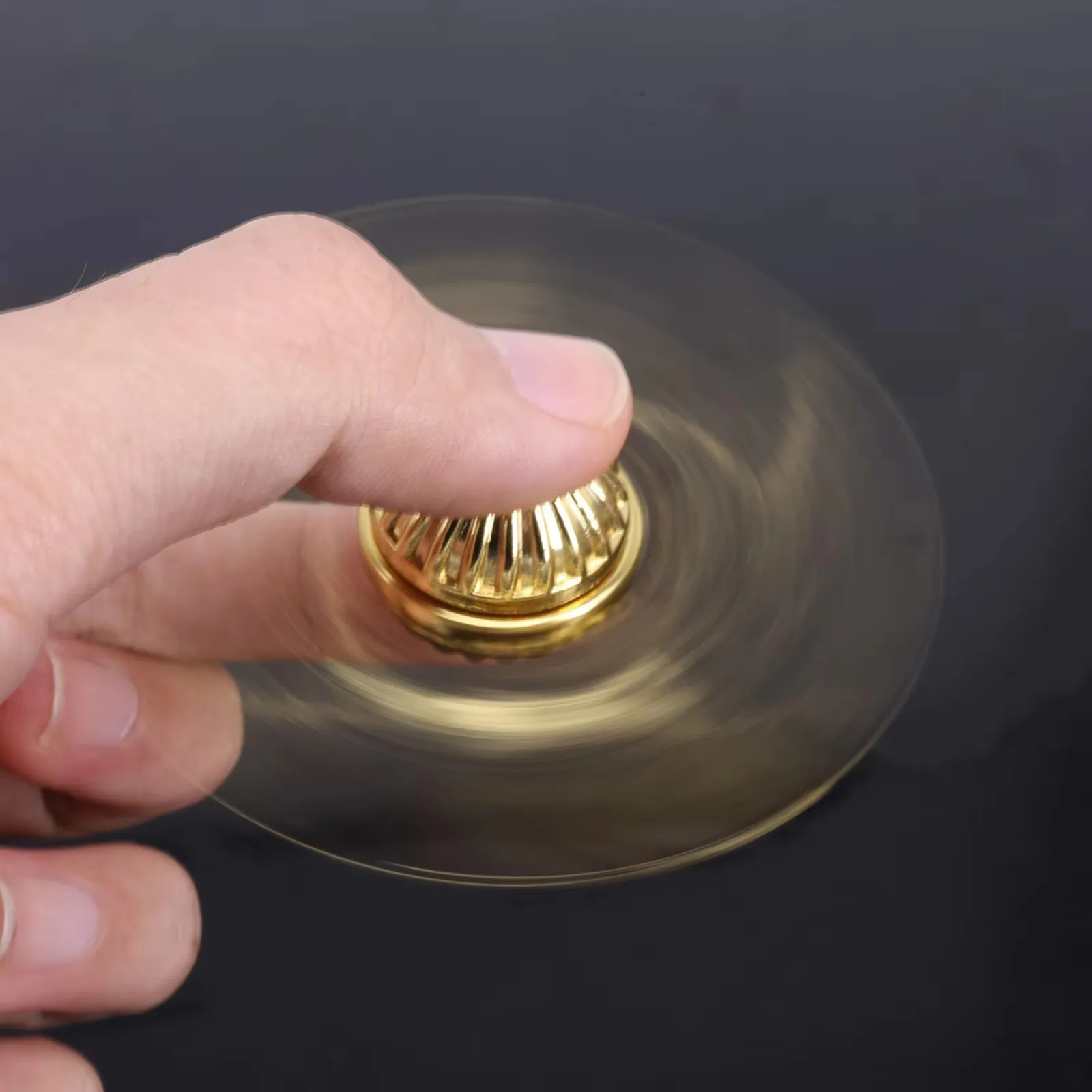 1 pçs edc fidget spinner ponta do dedo asas rotativas giroscópio bola de metal desktop alívio do estresse brinquedo antiestresse crianças adulto