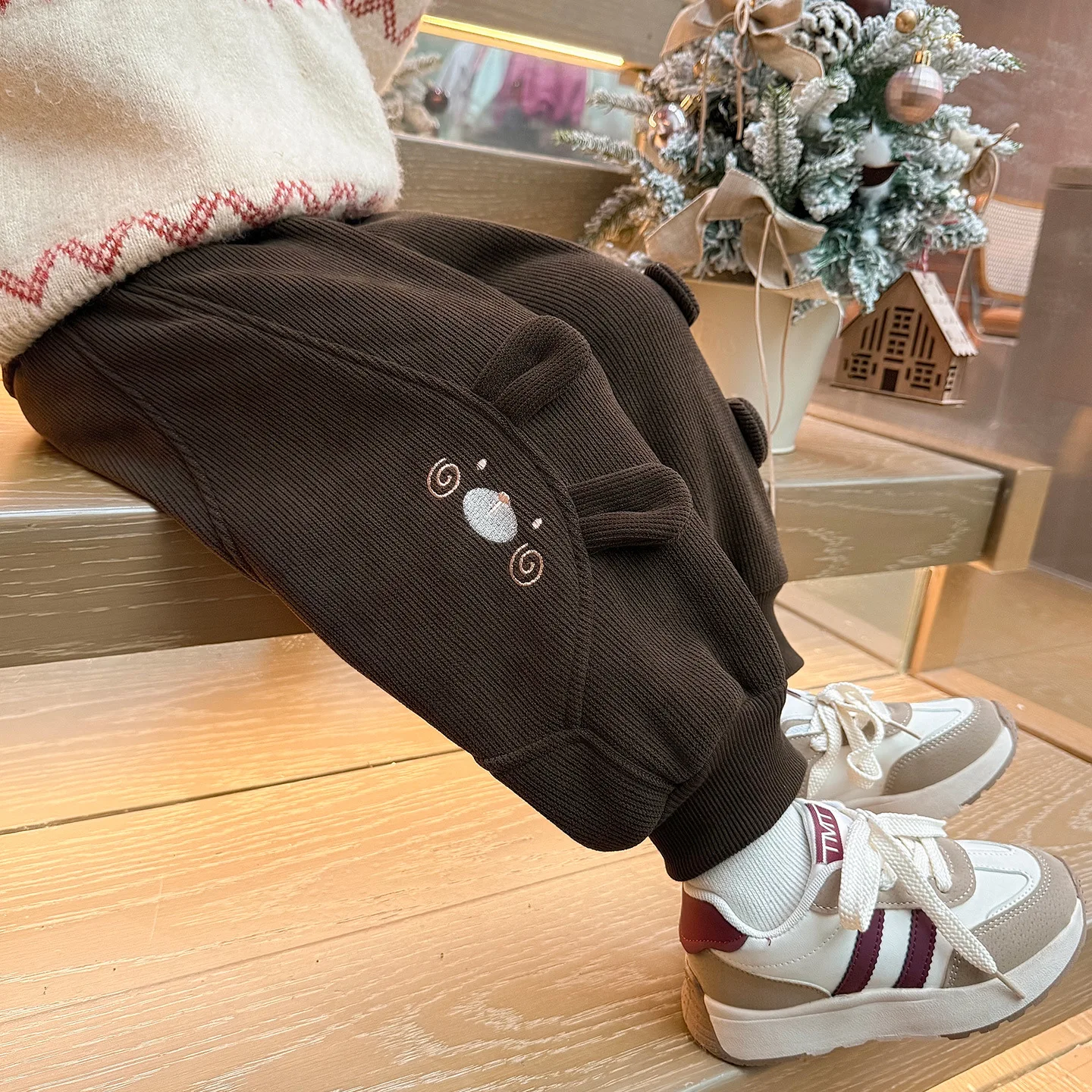 

Вельветовые штаны для маленьких девочек, утепленные детские штаны для бега с мультяшной вышивкой, новые зимние штаны для маленьких девочек с эластичной резинкой на талии