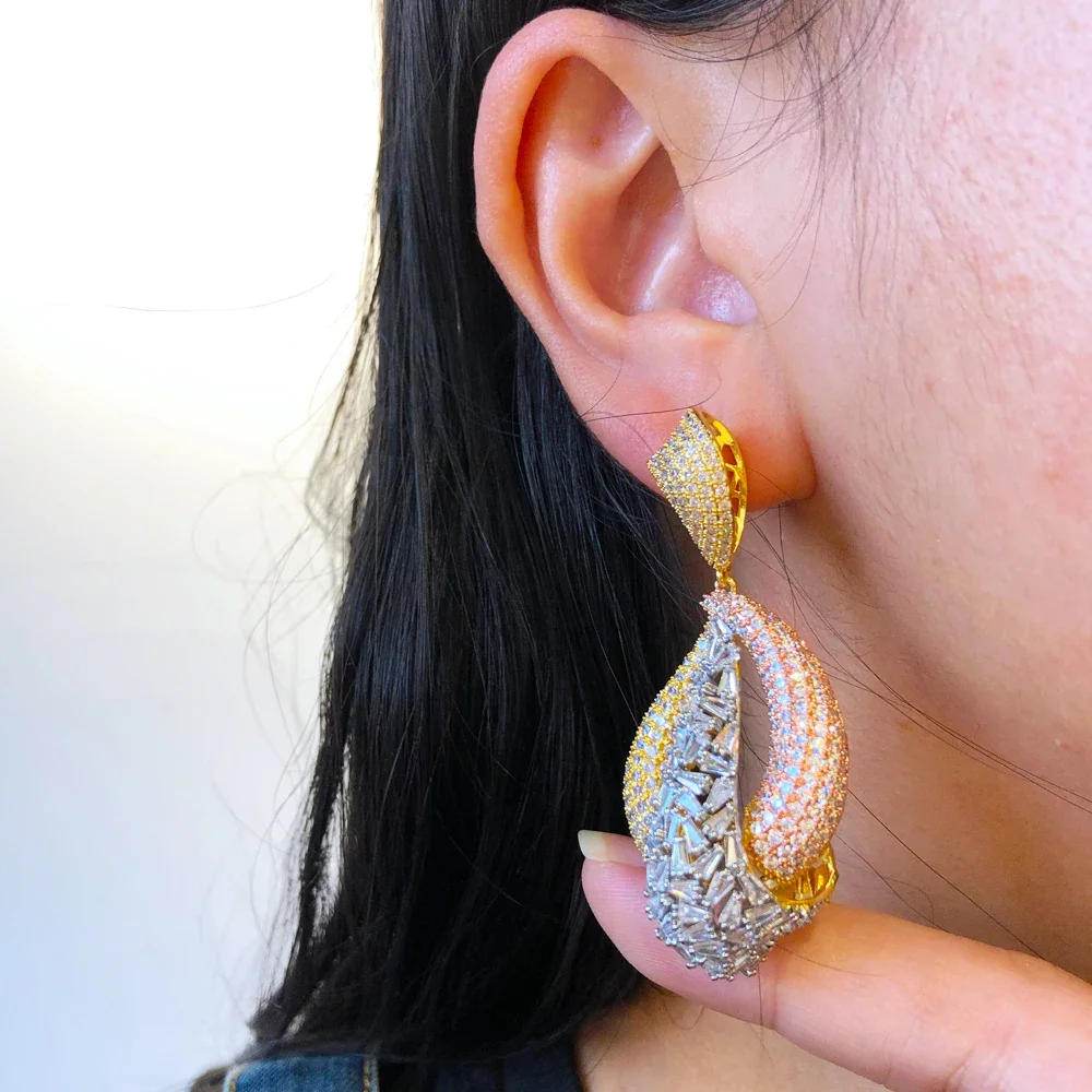 

Soramoore Luxury Gorgeous Shiny Long Earrings For Women Wedding Party Indian Dubai Bridal Jewelry boucle d'oreille femme Gift