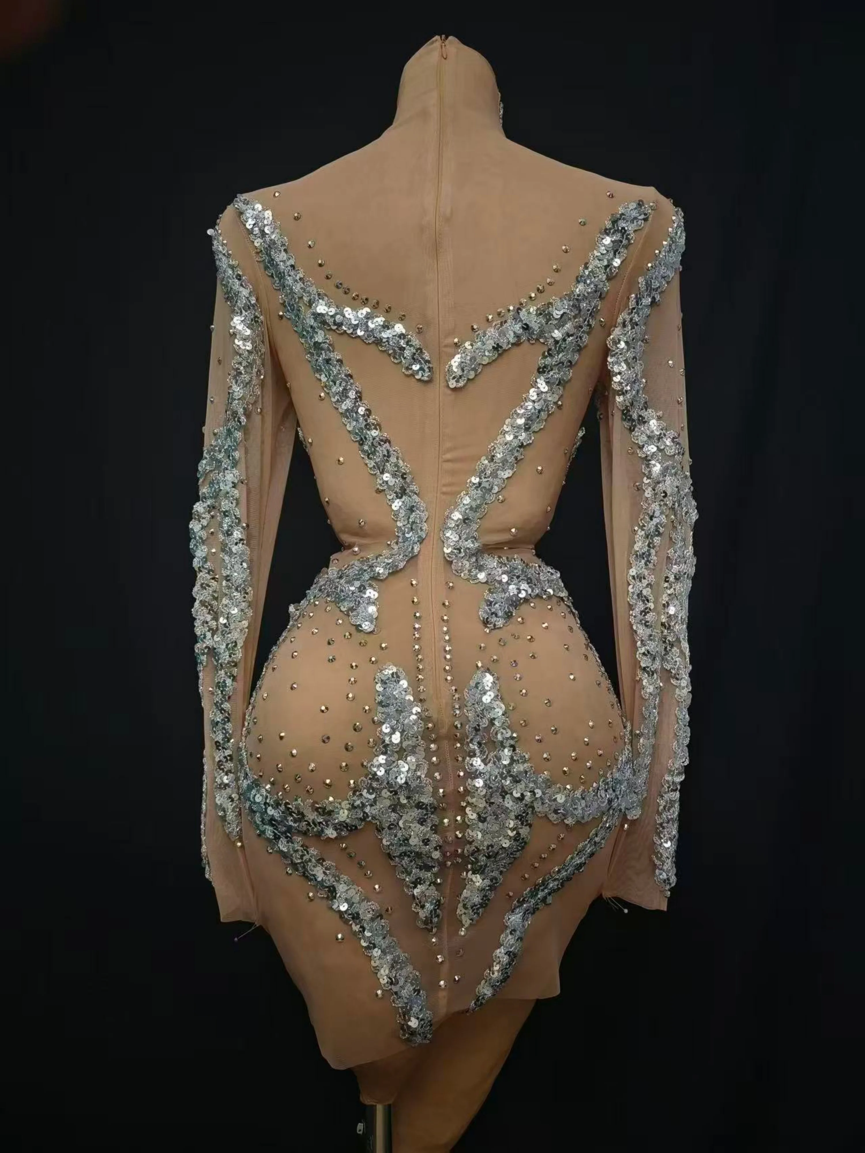 Abito da ballo per ragazza con prospettiva trasparente sexy opulenta Abito da donna con paillettes di lusso in argento Spettacolo teatrale per cocktail party