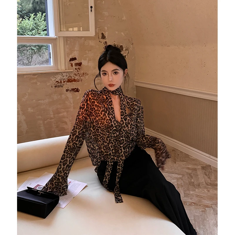 

Vintage Leopard Shirts Women Elegant Print Flare Long Sleeve Blouses Summer Ladies Korean Sexy V Neck Loose Casual Design Tops